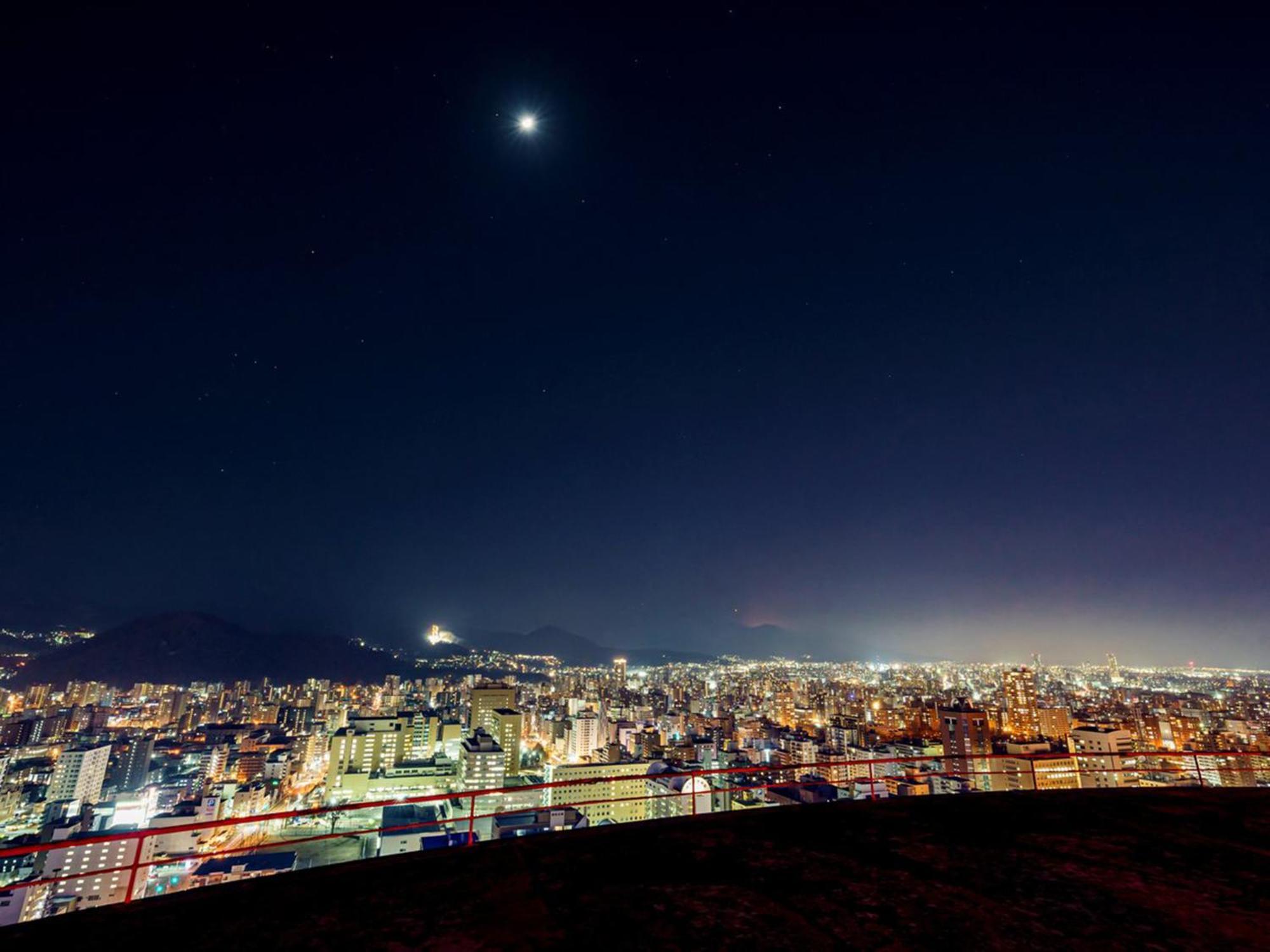 Sapporo Prince Hotel Екстериор снимка View of Athens at night